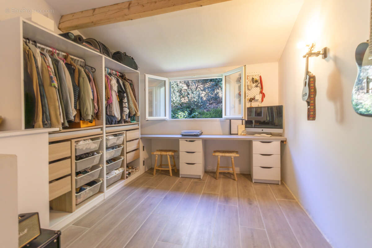 Appartement à BORMES-LES-MIMOSAS
