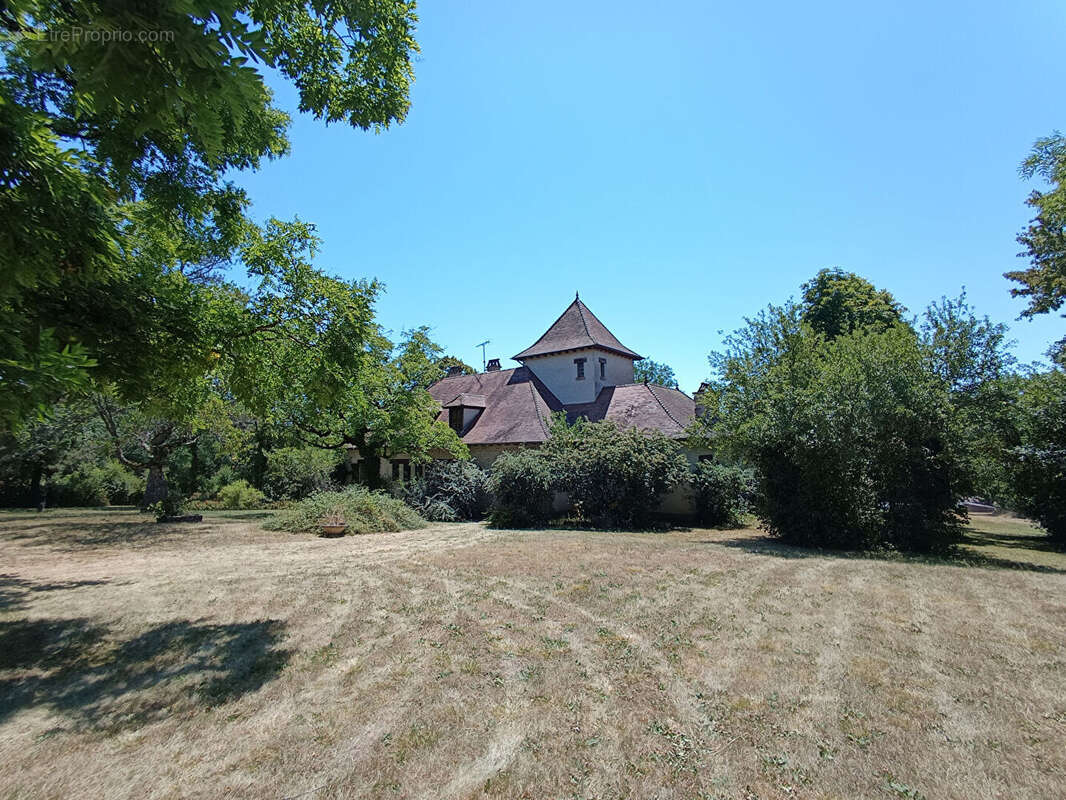 Maison Toulonjac 10 pièces 236.2 m2 - photo 2