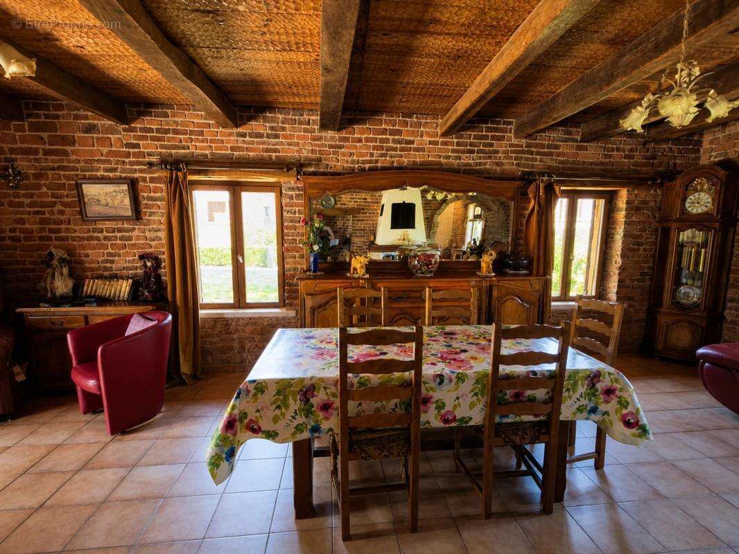 Maison de 5 pièces de 148 m² à Pleure - photo 8
