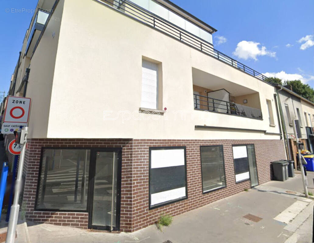 Commerce à DEVILLE-LES-ROUEN