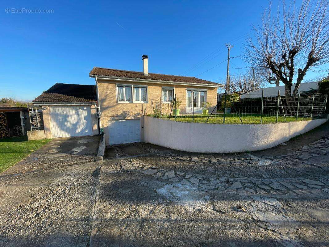 Maison à SAINT-ROMAIN-DE-JALIONAS