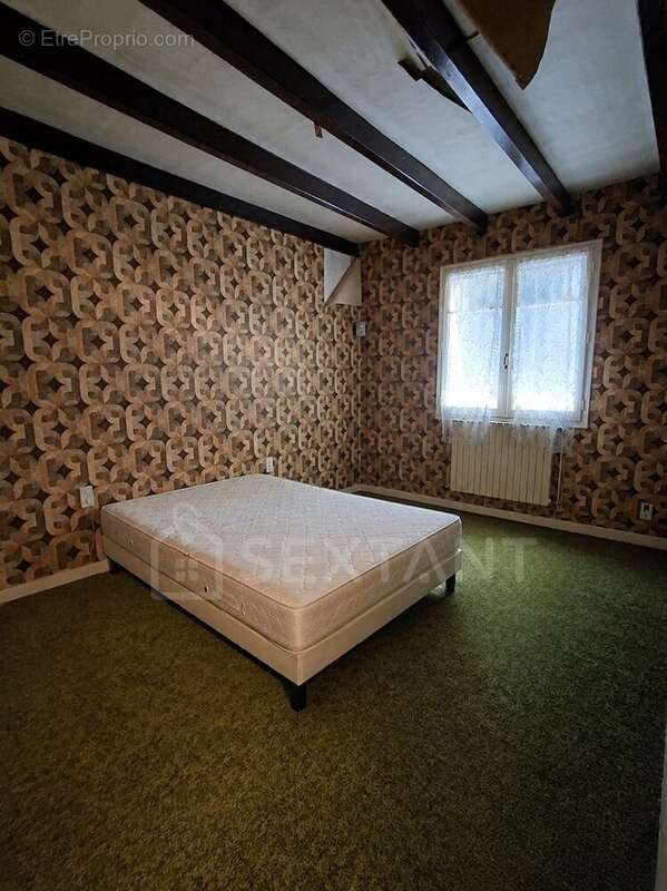 Maison de 120 m²  à rénover  4 chambres  grandes dépendances - photo 10