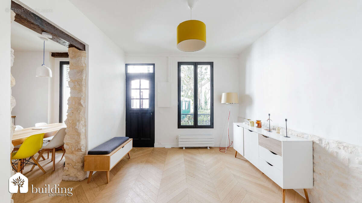 À vendre - Levallois-Perret Parc des 5 Continents - Maison ancienne rénovée avec terrasses de 139 m² - photo 7