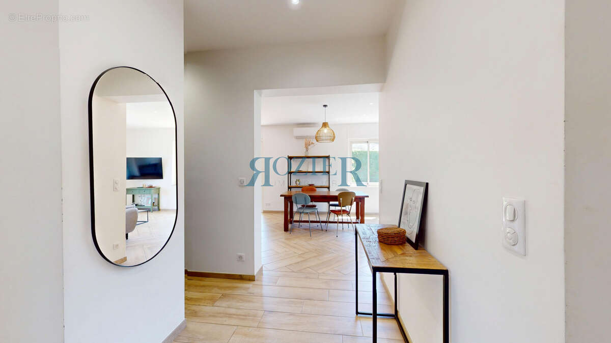 Appartement à MOUGINS