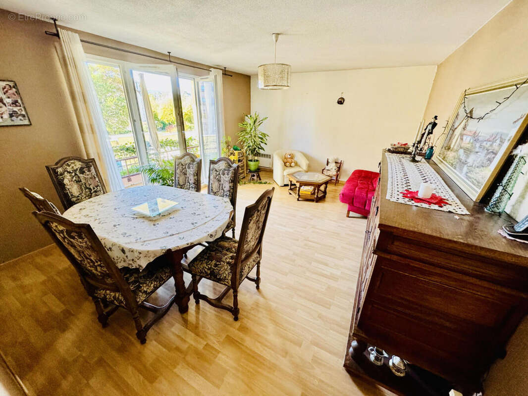 salon (3) - Appartement à SAINT-JULIEN-EN-GENEVOIS