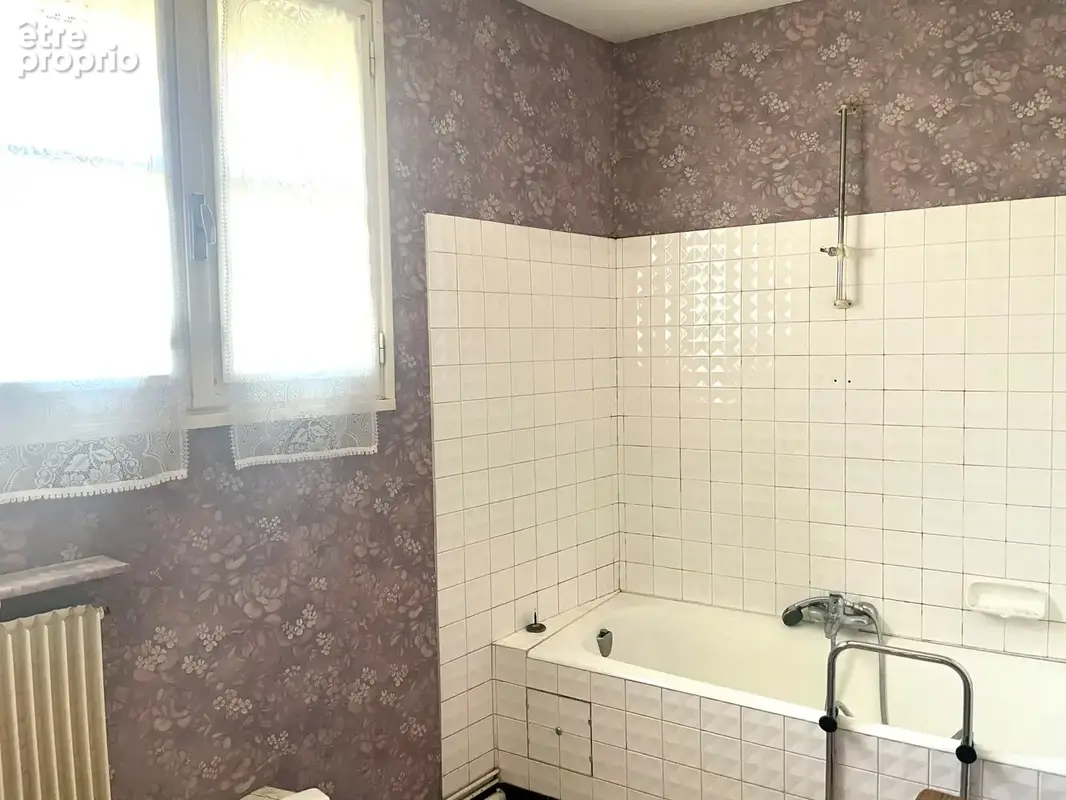 Maison ancienne avec dependances , axe mirebeau- neuville de poitou - photo 14