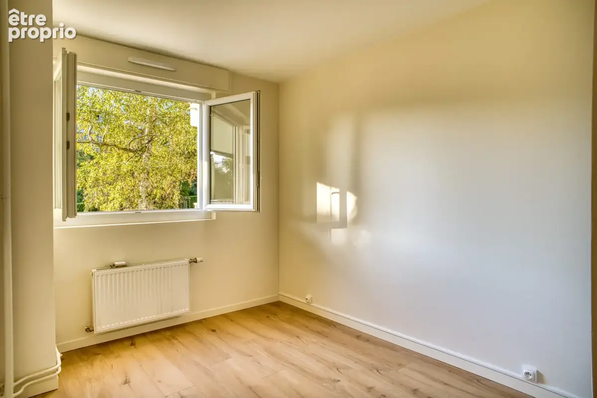 Sainte Foy les Lyon-Charcot, Appartement rénové avec cachet type 2 et balcon à vivre - photo 5