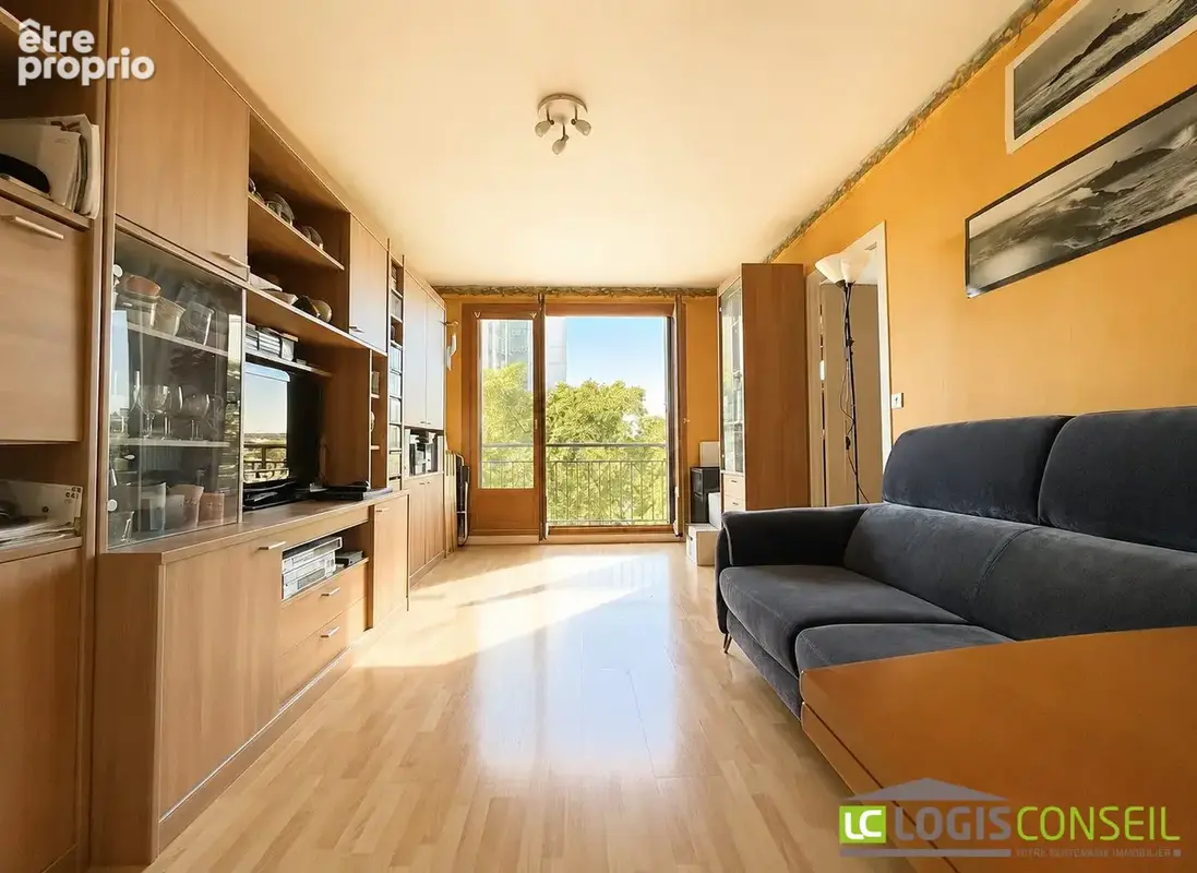 Appartement 3 pièces 56 m² à vendre à Chatillon (92320) - photo 2