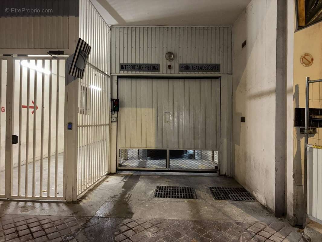 Parking à LEVALLOIS-PERRET