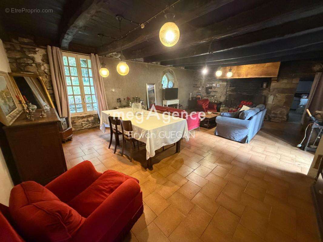 Maison à SEGLIEN