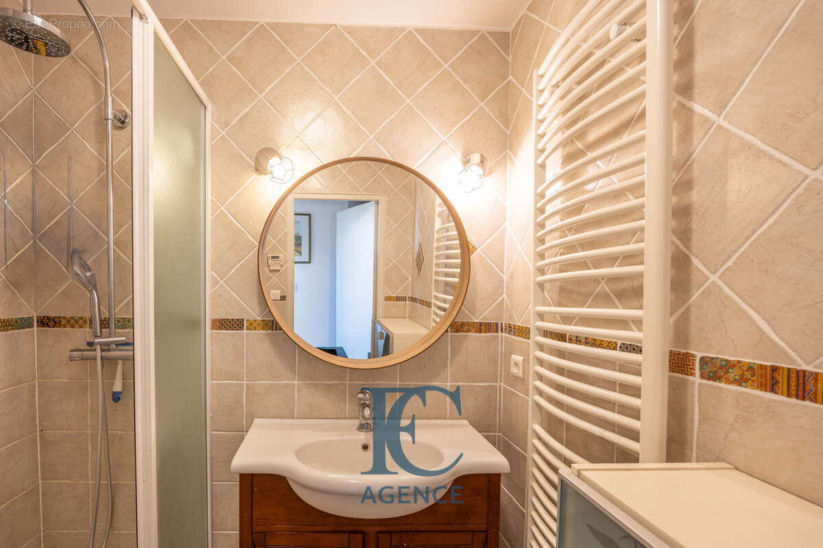 Appartement à SAINT-CYR-SUR-MER