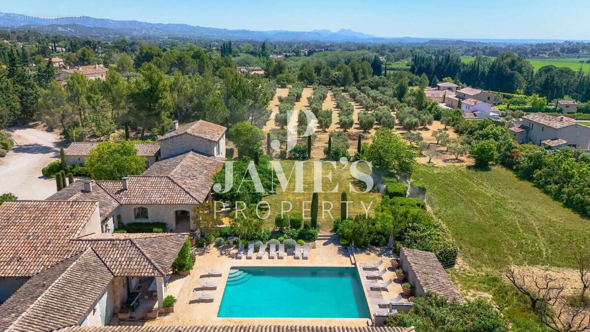 Maison 349 m² à Paradou  - photo 5