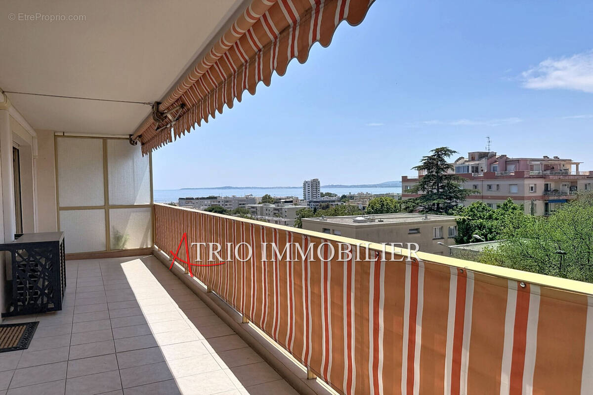 Appartement à SAINT-LAURENT-DU-VAR