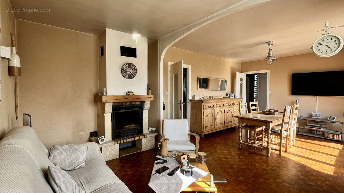 Maison à BETON-BAZOCHES