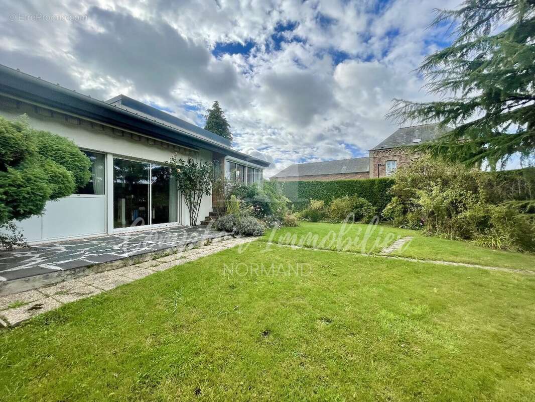 Maison à AVREMESNIL