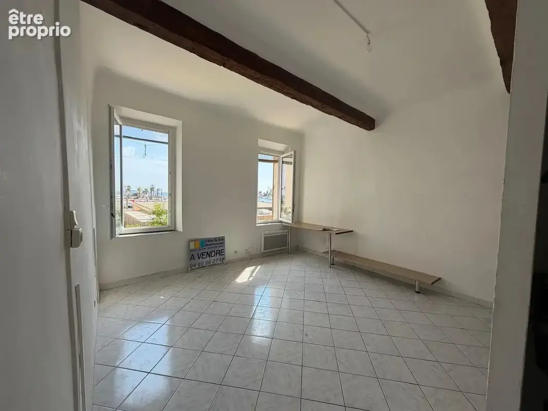 À VENDRE – Studio de charme en EXCLUSIVITÉ sur le port de Sanary-sur-Mer - photo 1