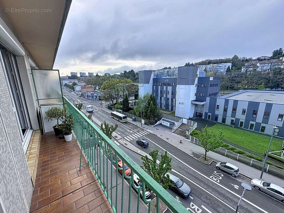Appartement à SAINT-ETIENNE