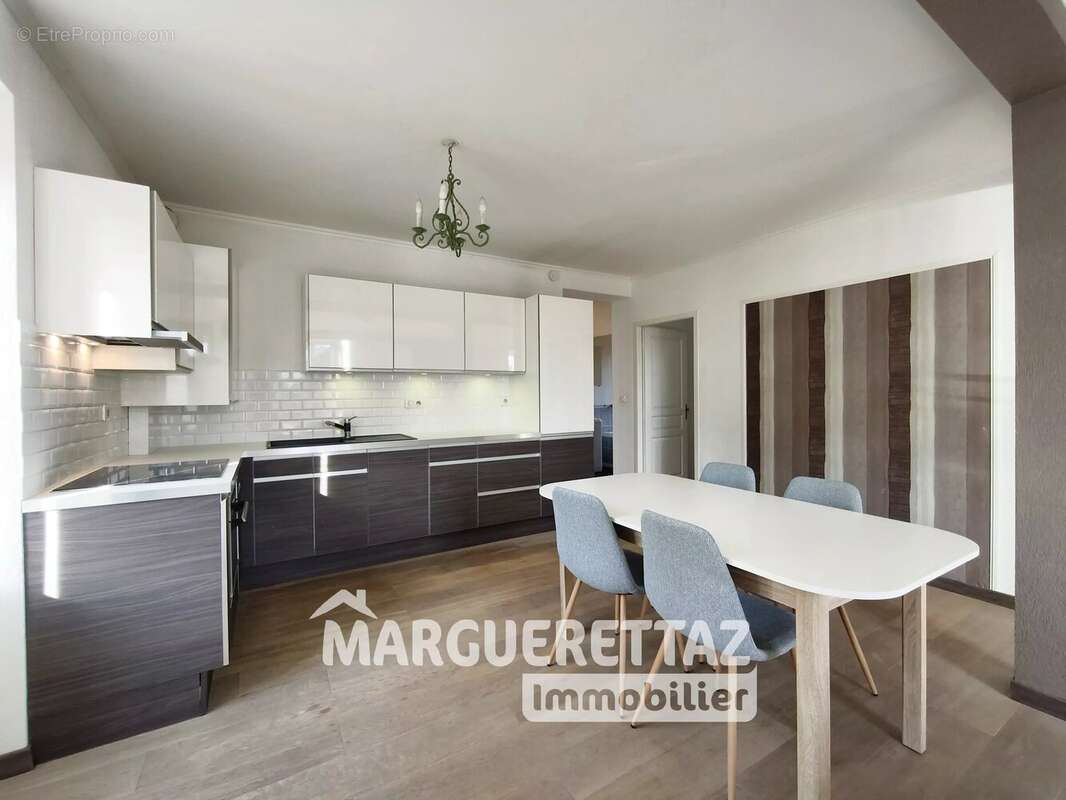 Appartement à LA ROCHE-SUR-FORON