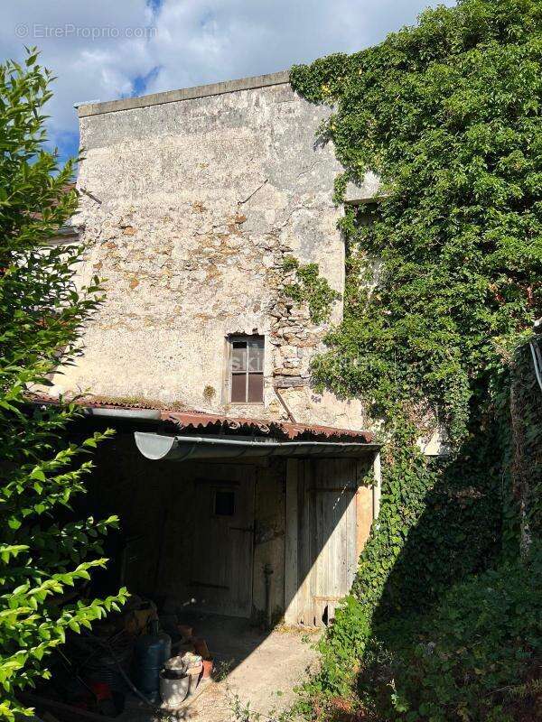 Maison 77m2 a rehabiliter entierement + petit jardin - photo 6