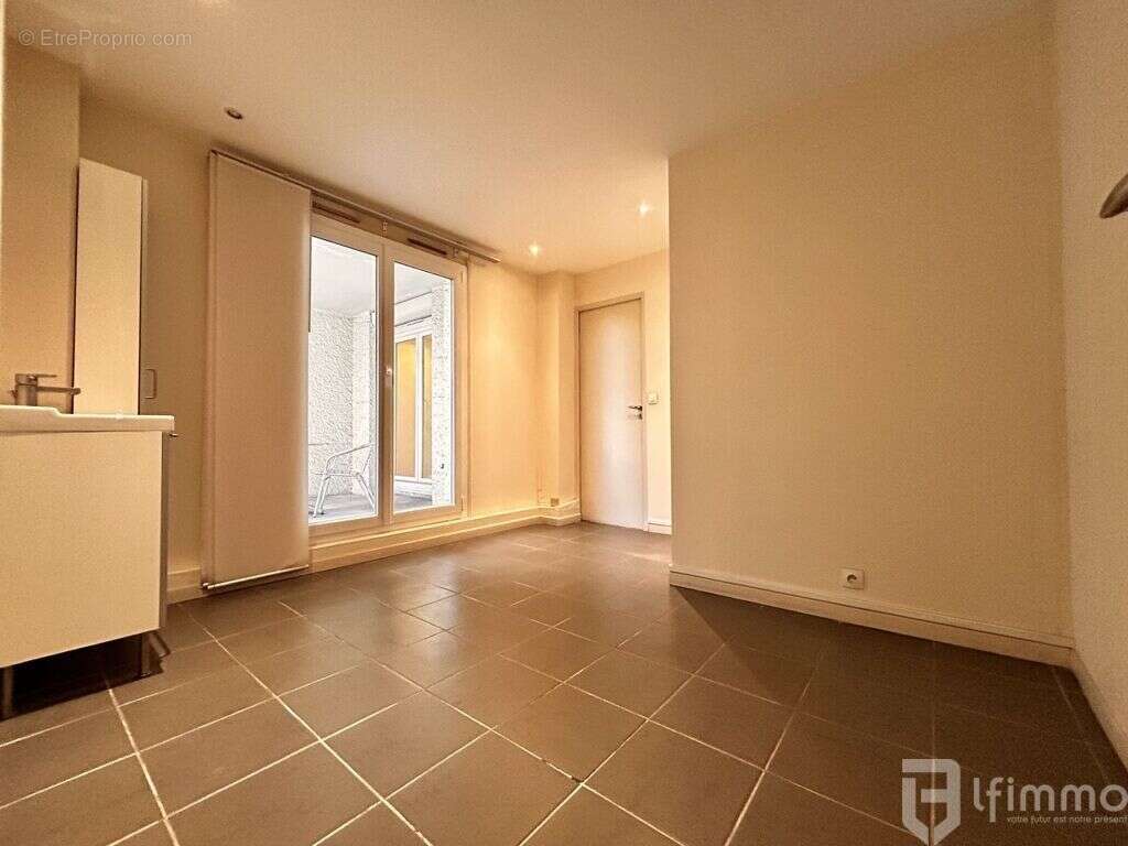 Appartement à FONTENAY-SOUS-BOIS