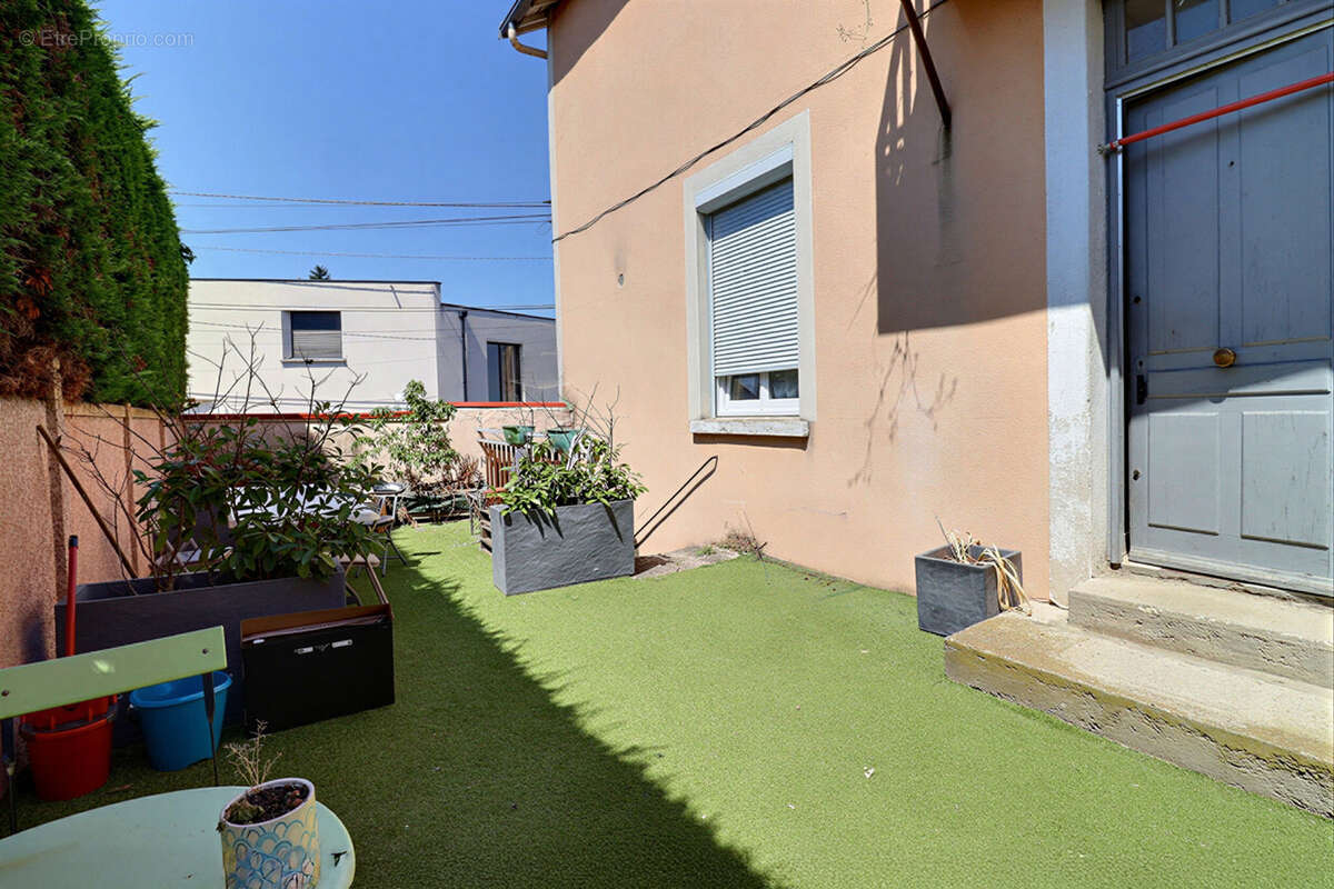 Appartement à OULLINS