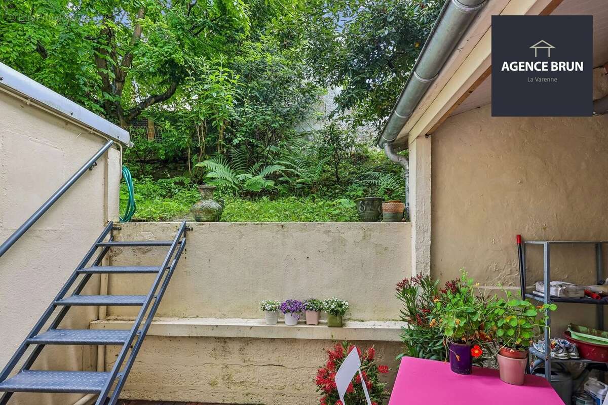 Appartement à SAINT-MAUR-DES-FOSSES