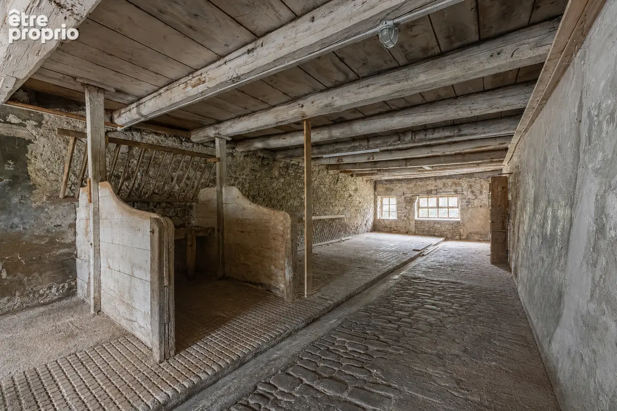 Surface brute de 129 m² avec terrain privatif à orchamps-vennes - photo 11