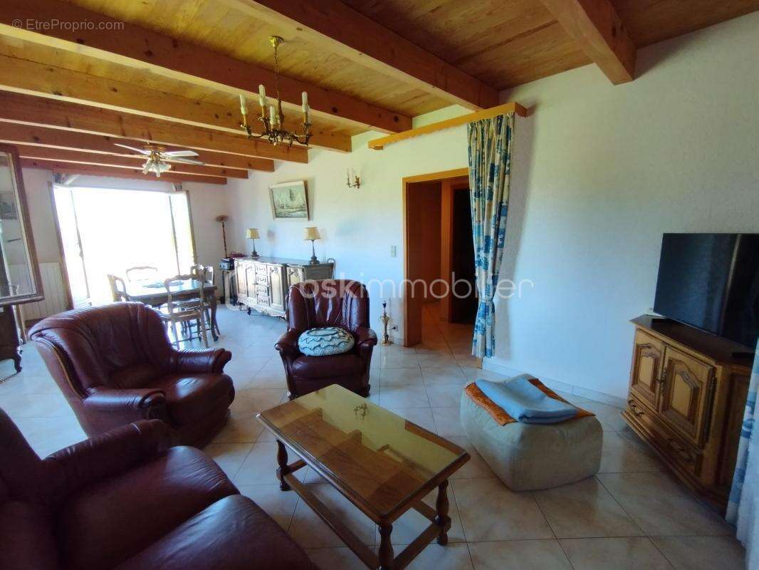 Maison à GROSPIERRES