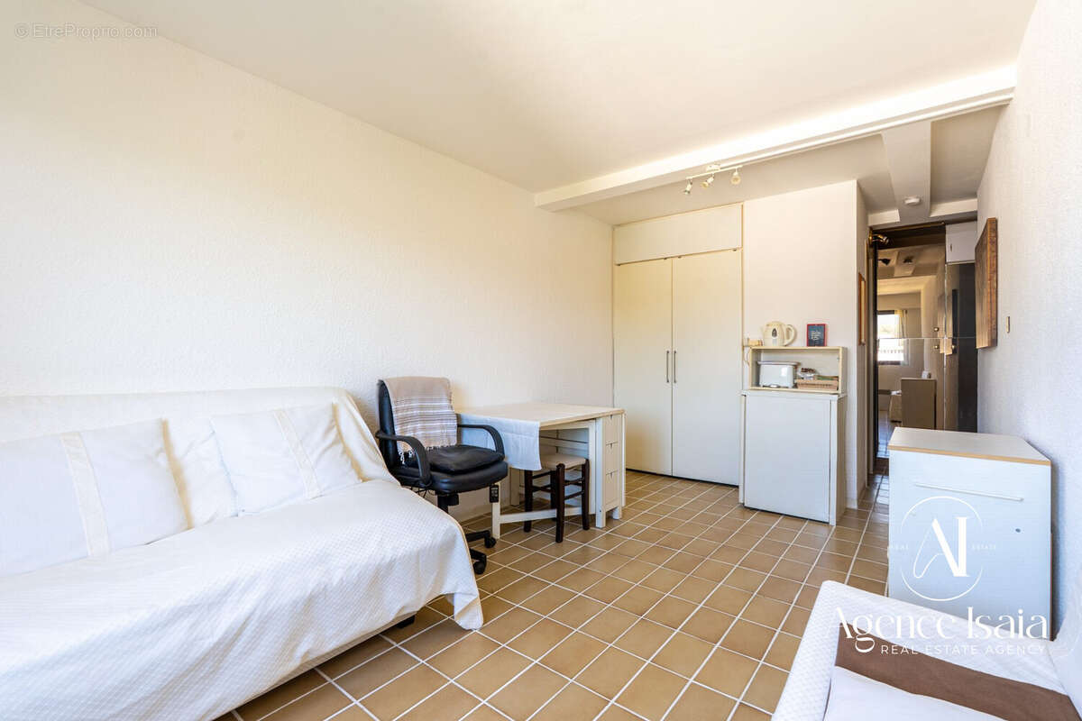 Appartement à BORMES-LES-MIMOSAS