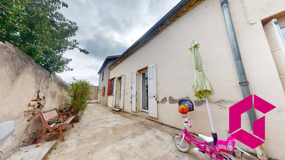 Maison à BRASSAC-LES-MINES