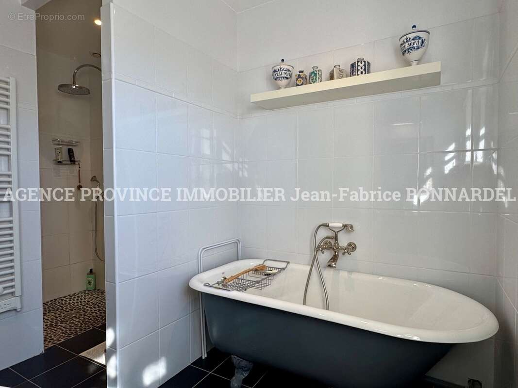 Maison à MONTSEGUR-SUR-LAUZON