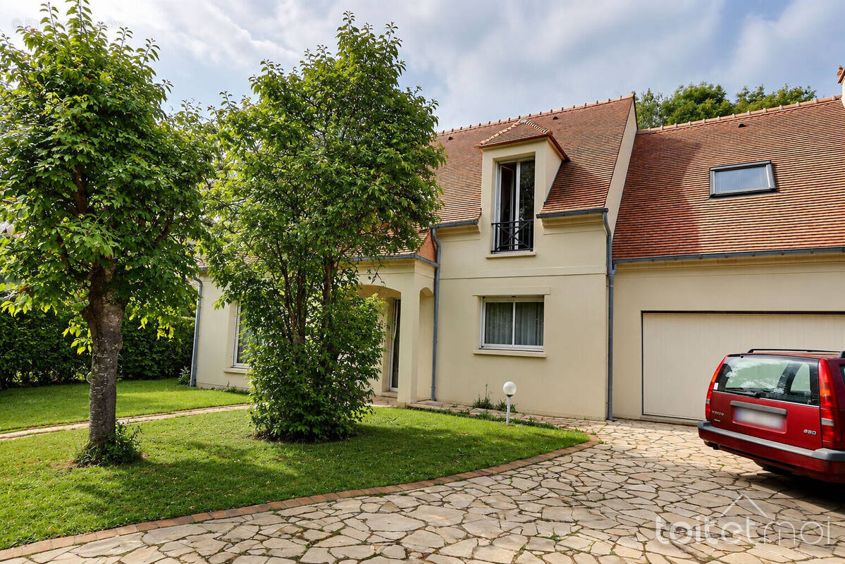 Maison à SAINT-REMY-LES-CHEVREUSE