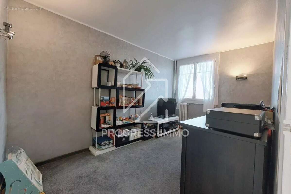 Appartement à SAINT-MAUR-DES-FOSSES