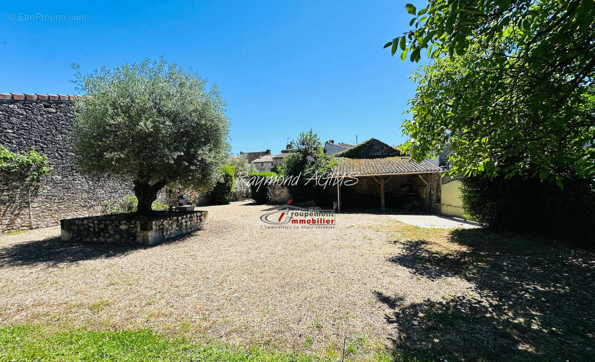 Maison à PORT-SAINTE-FOY-ET-PONCHAPT