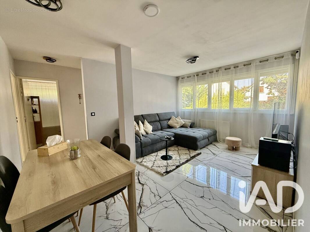 Photo 1 - Appartement à VILLEMOMBLE