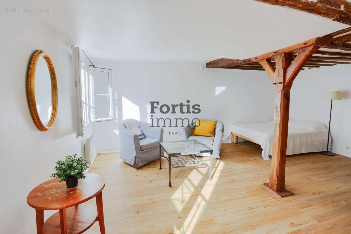 Appartement à PARIS-3E