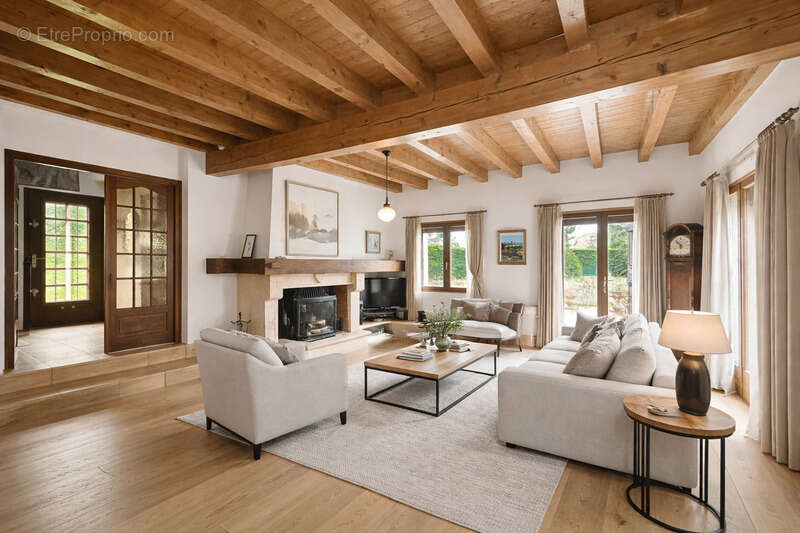 Maison à CESSY