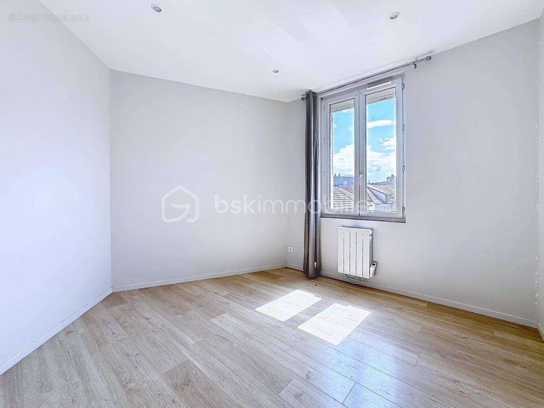 Appartement à SAINT-MARTIN-D'HERES