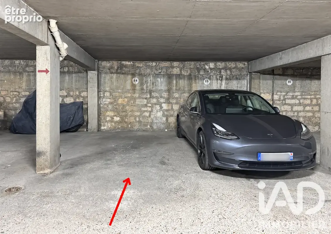 Photo 1 - Parking à PARIS-10E