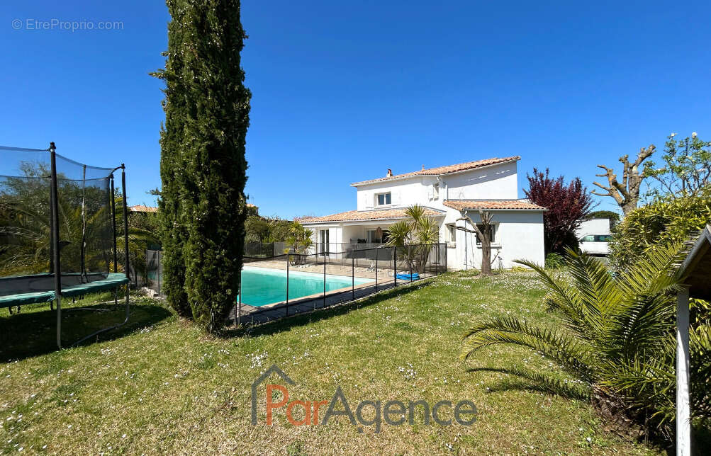 Maison à VAUX-SUR-MER