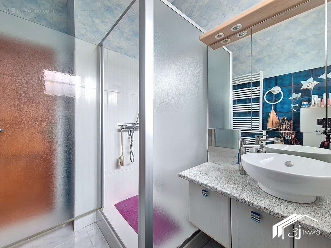 Maison à MONTAIGUT-SUR-SAVE