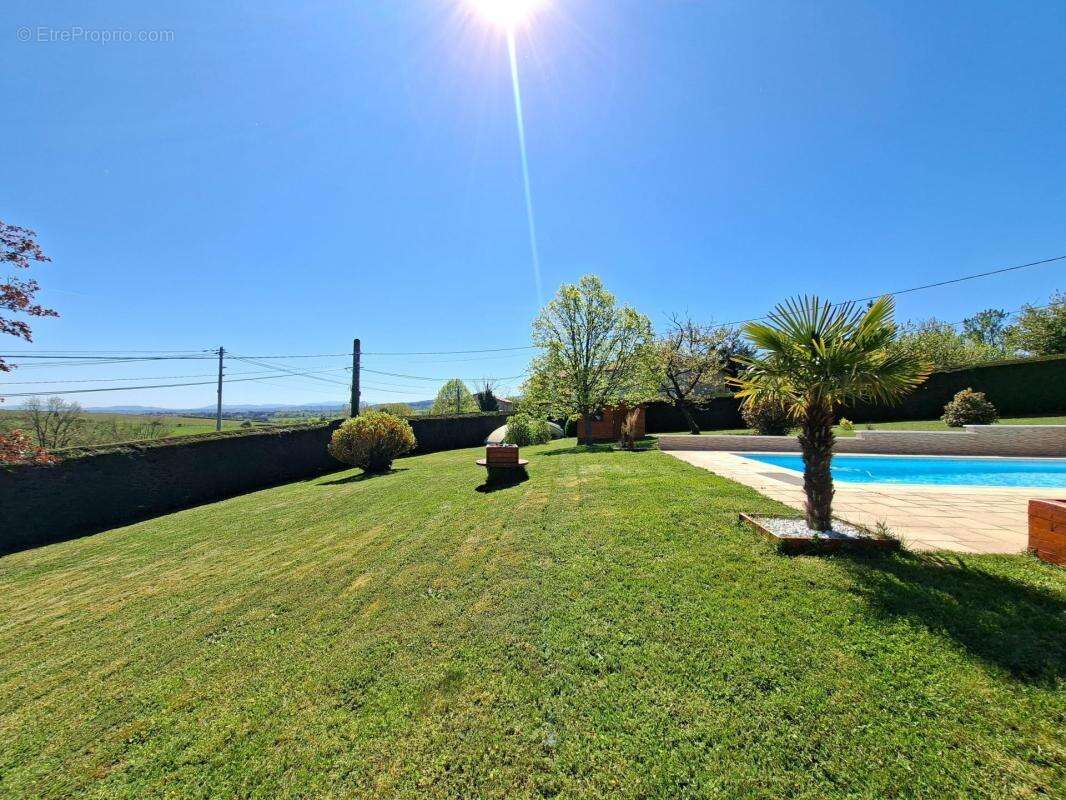 Maison à SAINTE-CONSORCE