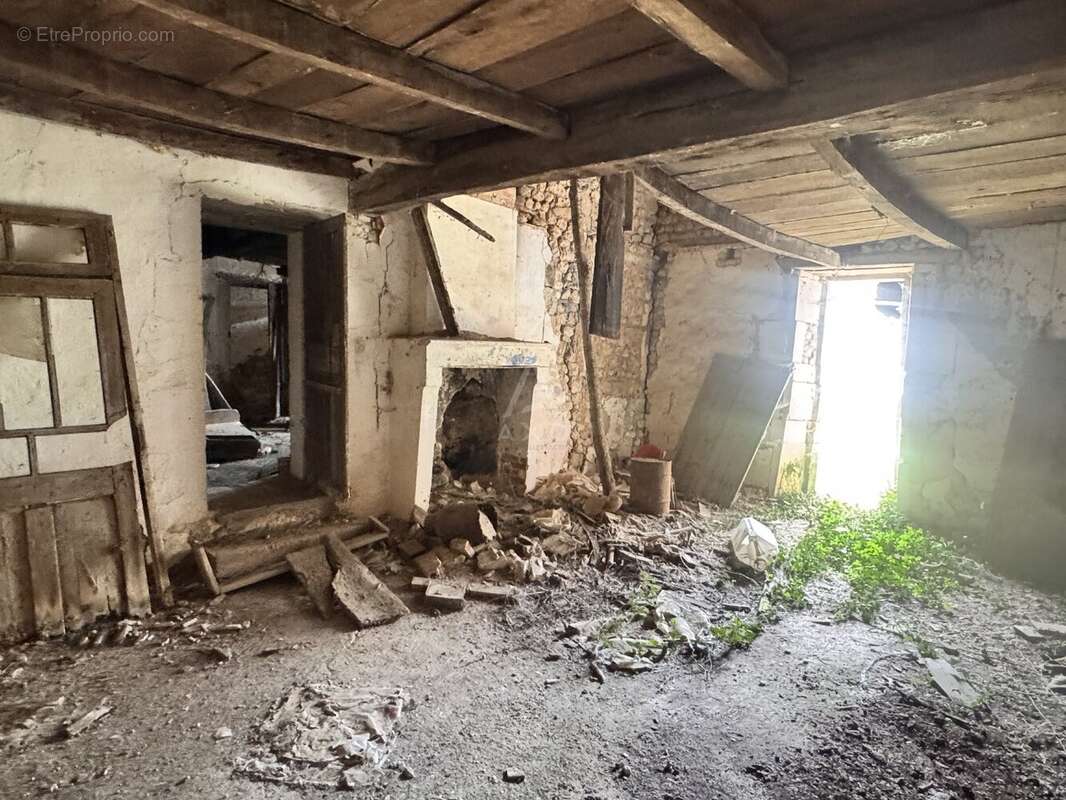 Au coeur de la campagne charentaise, un havre de paix à réinventer - photo 9