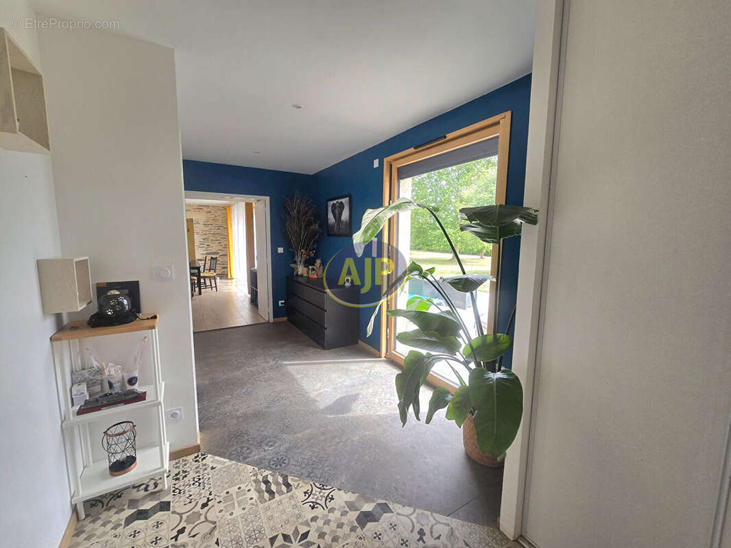 Maison à CONQUEREUIL