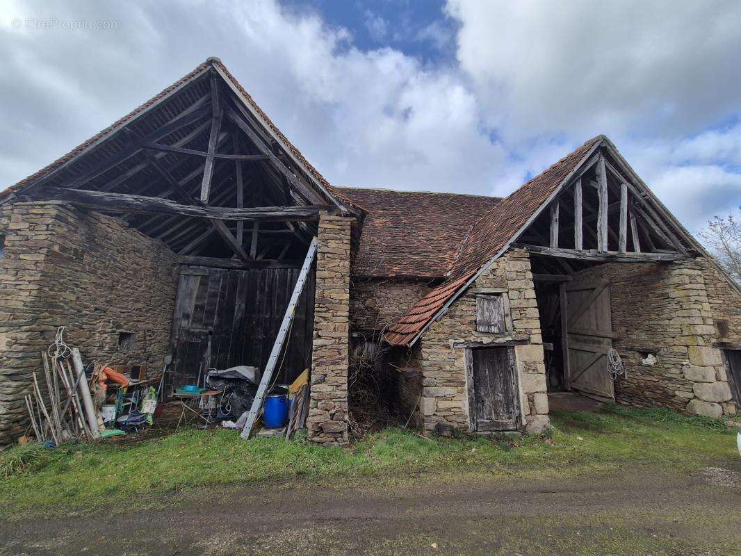 Maison à POULIGNY-NOTRE-DAME