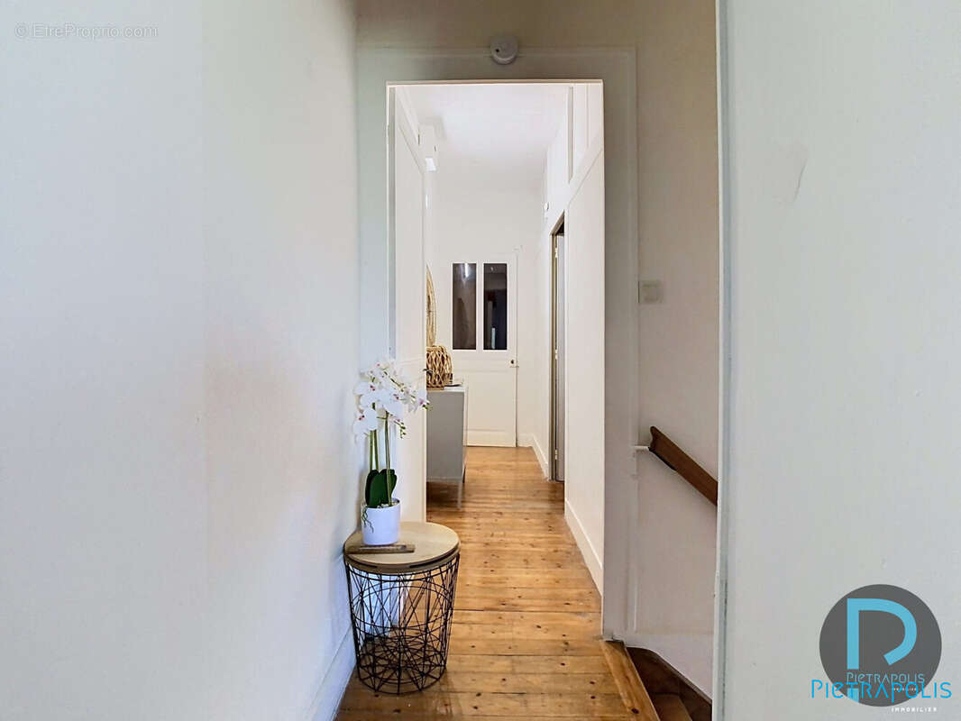 Maison 165 m² à Jasseron  - photo 8