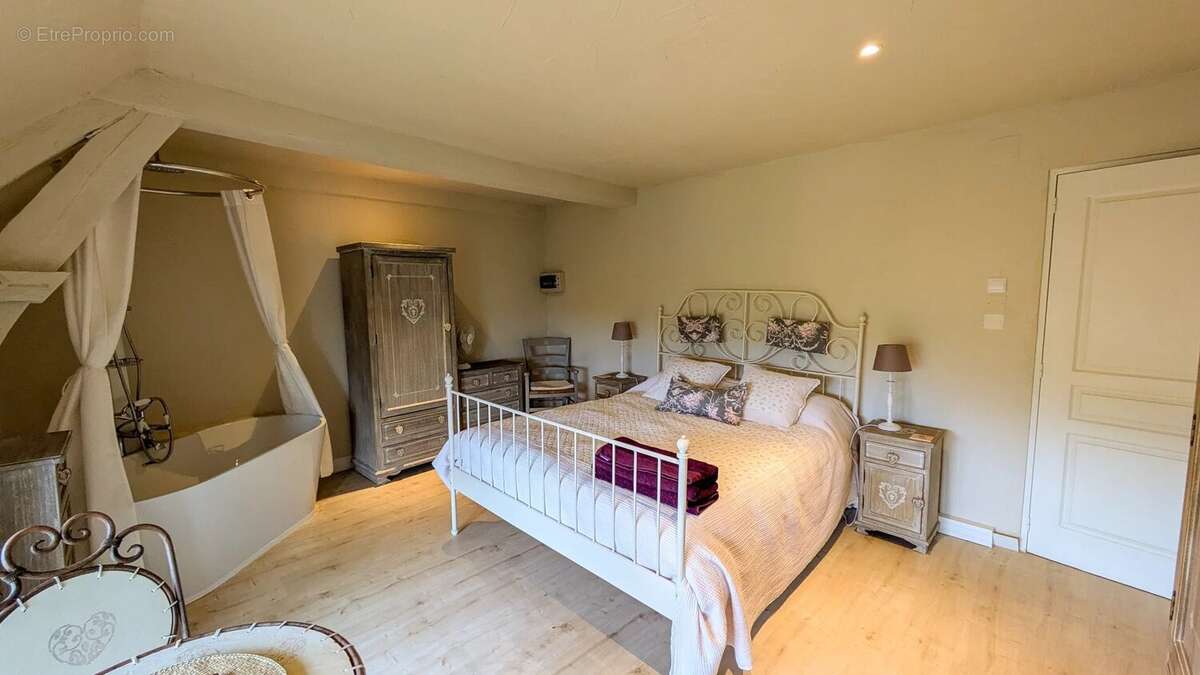 Maison à BEAULIEU-SUR-DORDOGNE