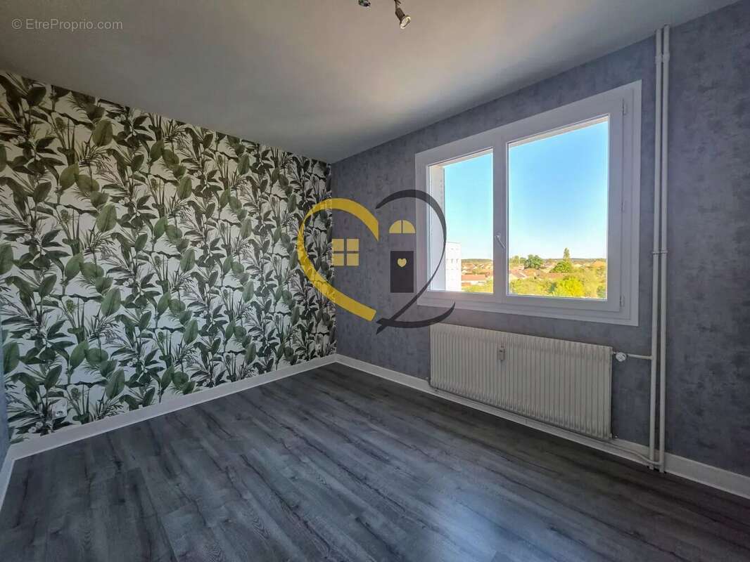 Appartement T3 rénové de 64 m² avec garage et cave – Résidences des Planchards à Yzeure - photo 8