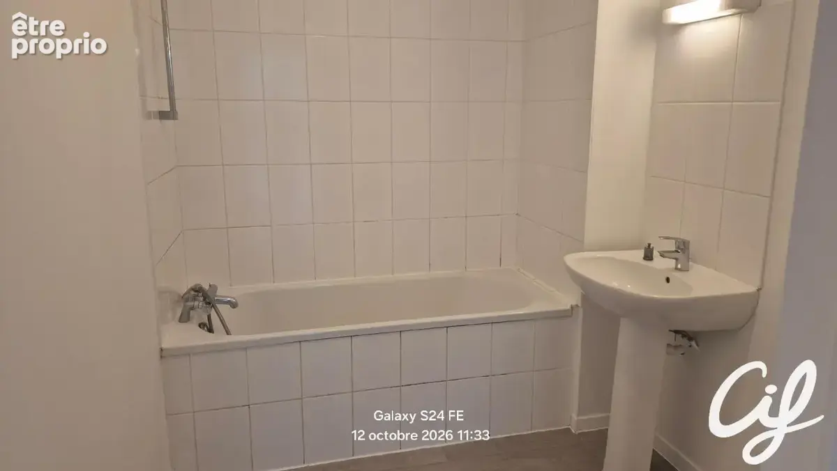 Appartement T3 Le Bourg Sous La Roche - 66.66 m2  140 000 Euros - photo 5