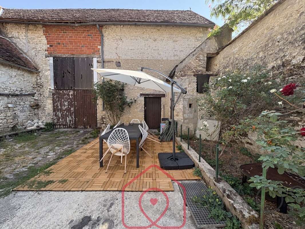 Maison en pierres rénovée de 125 m² - photo 13